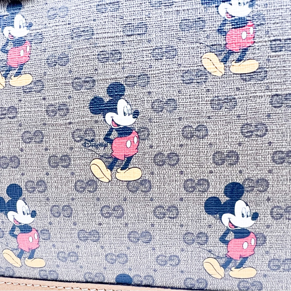 Gucci x Disney GG Supreme Mickey Mouse Pouch🔥🔥😳 - Picture 2 of 16